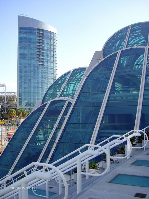  Convention  Center  в Сан-Диего 