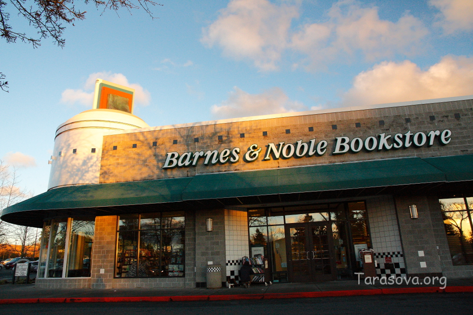 Популярный книжный магазин Barnes&Noble