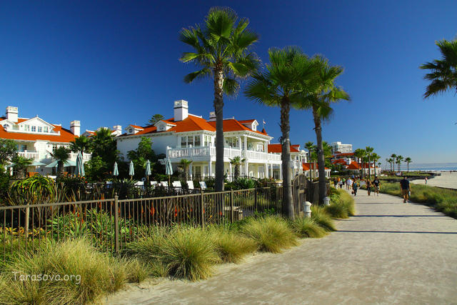  Отель Коронадо имеет много коттеджей, расположенных вдоль океанского пляжа
