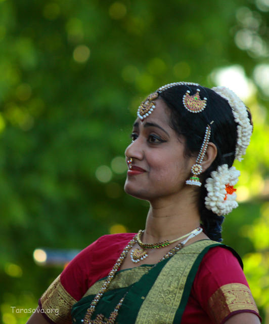  Исполнительница классического индуистского танца