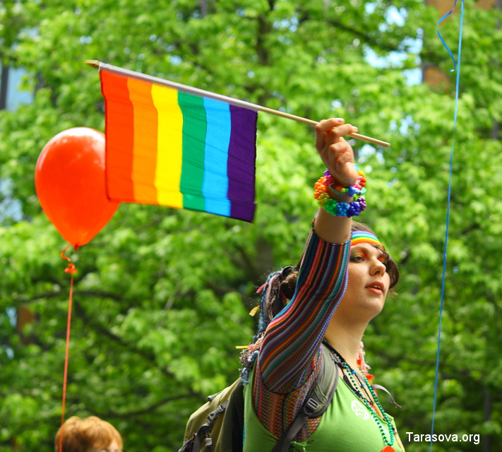  Радужный флаг, который нынче считается флагом секс-меньшинств всего мира 