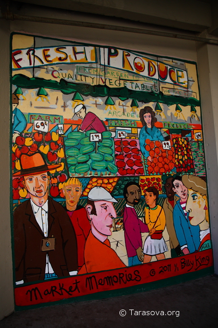 Картина художника Billy King украшает стену рынка