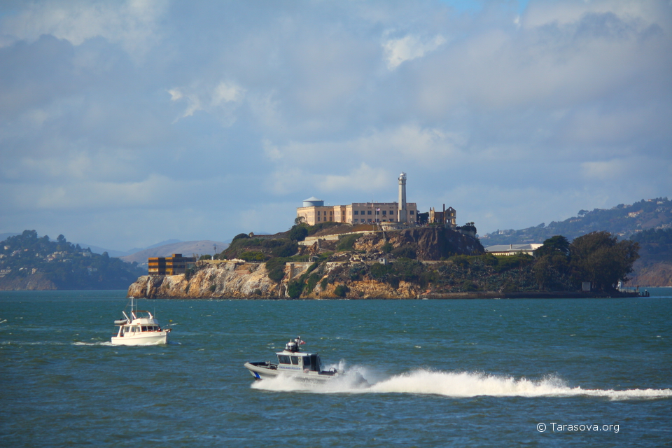 Крепость на острове Алькатрас была предназначена для обеспечения безопасности залива