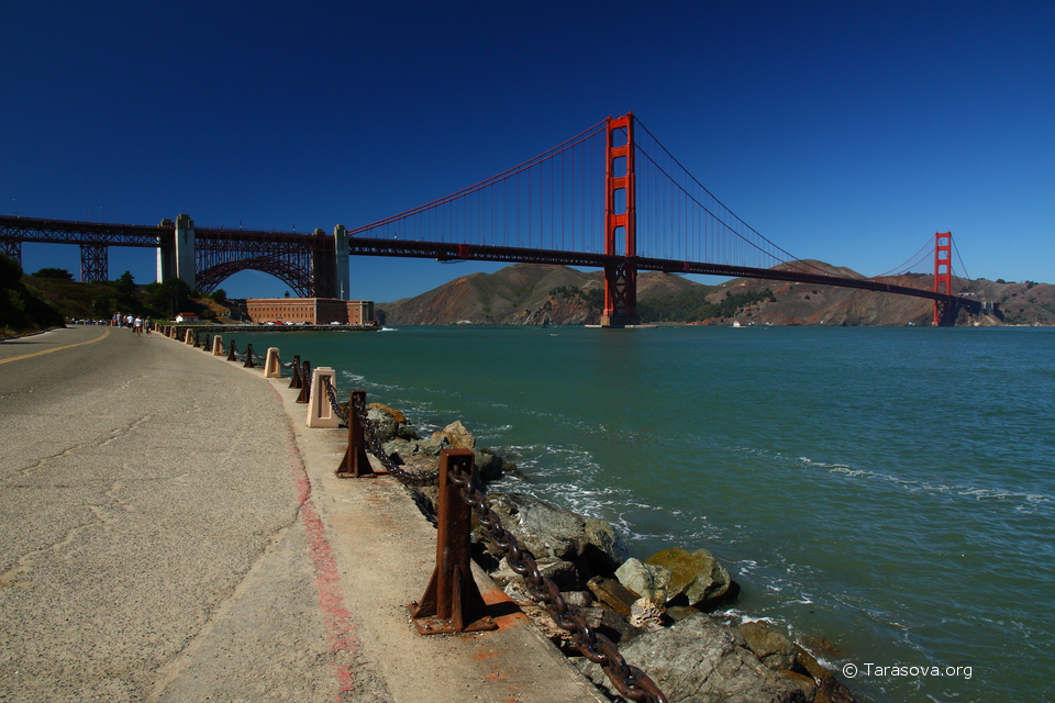 Golden Gate Bridge со всех сторон смотрится эффектно