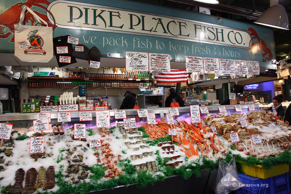 World Famous Pike Place Fish Market торгует морепродуктами