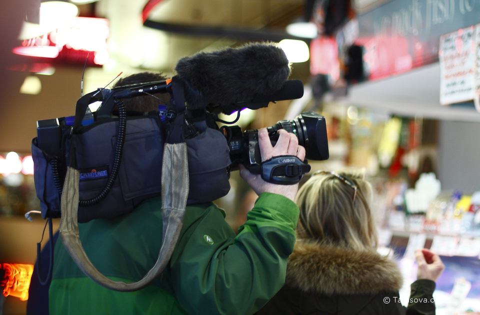 Телевидение периодически делает репортажи о компании World Famous Pike Place Fish Market