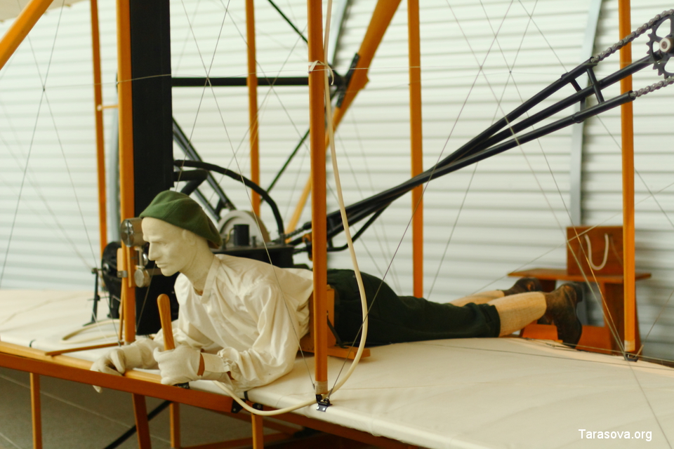 Братья Райт были первыми, кто мог управлять полётом в воздухе