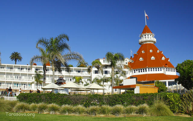  Вид с пляжа на отель Коронадо 