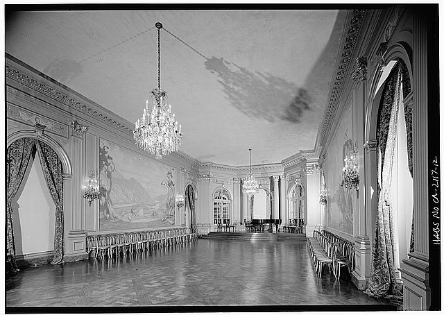 Старинная фотография банкетного зала