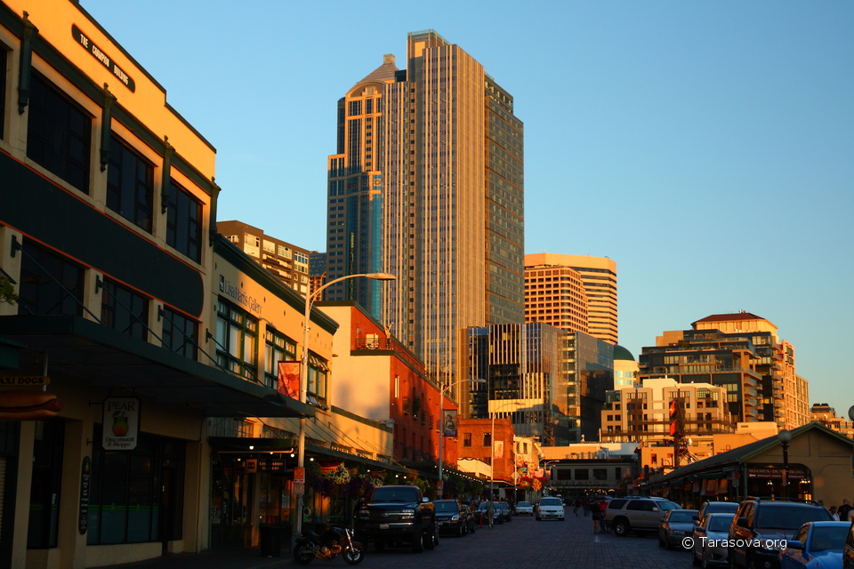 Вид на Pike Place Market с южной стороны