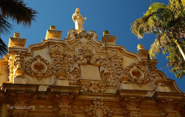  Многообразие декоративных элементов в испанском колониальном стиле 