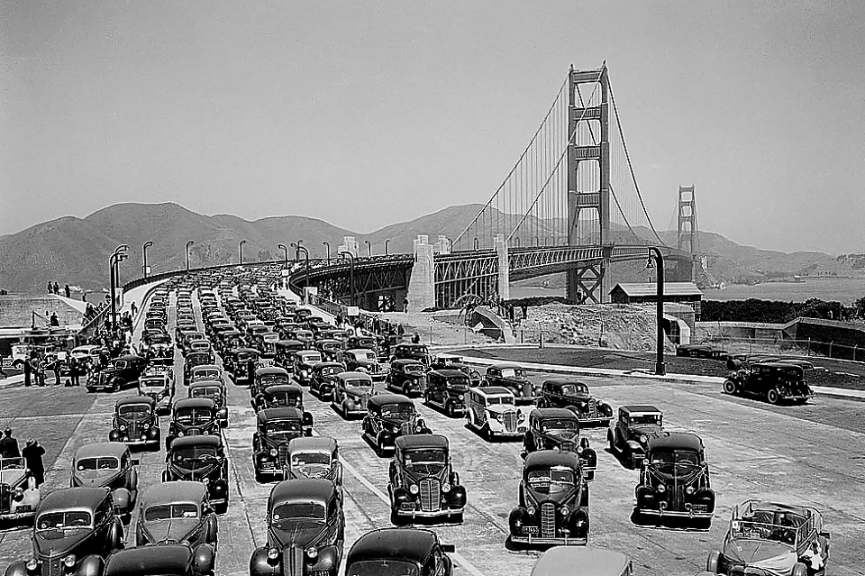На следующий день – 28 мая 1937 года Golden Gate Bridge был открыт для автомобилей