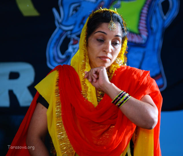  Индуистский танец тесно связан с проявлением эмоций 