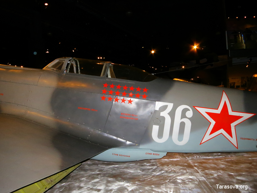 Як-9 - советский одномоторный самолёт-истребитель