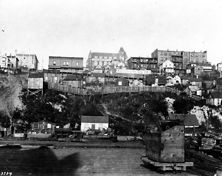 На крутом обрыве и был построен Пайк Плейс Маркет (фото 1906 года)